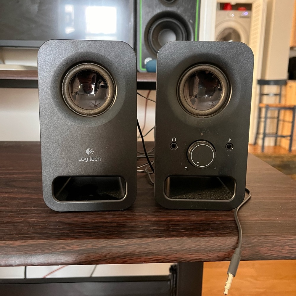 Logitech monitor speakers